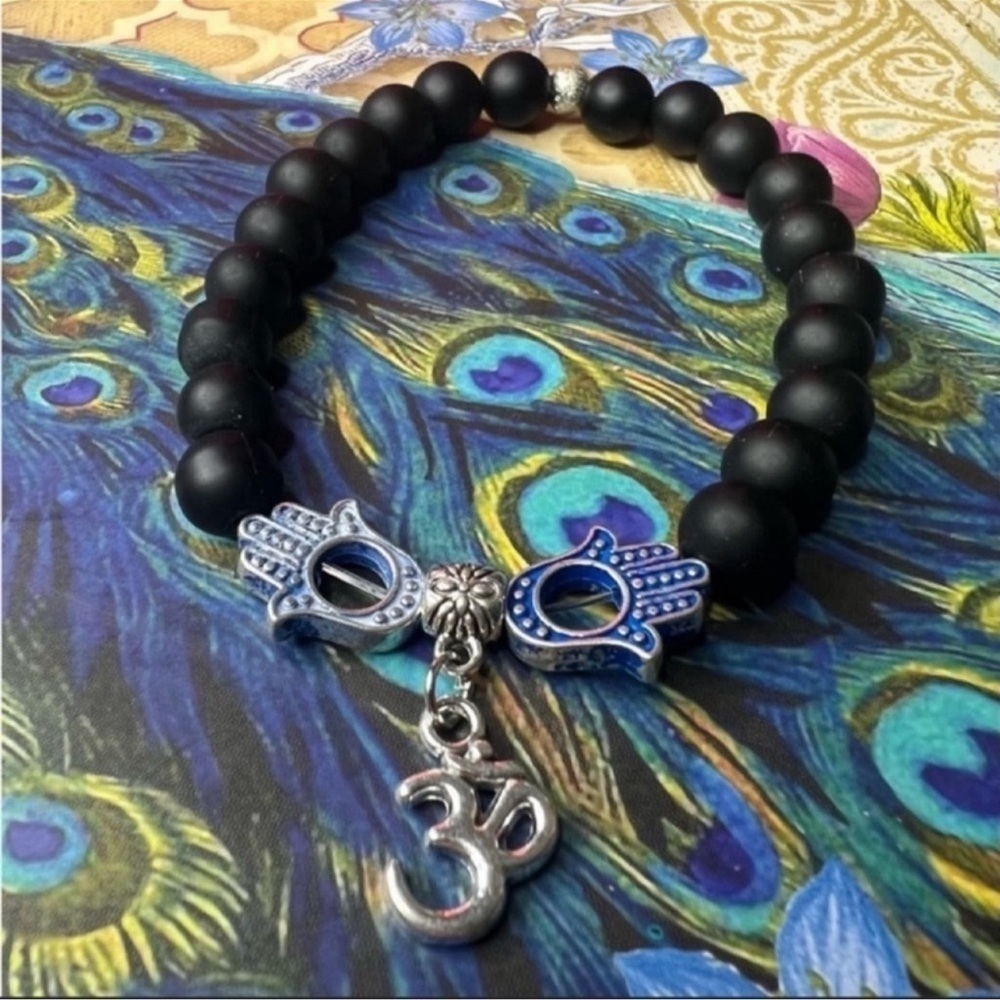 Handmade Beaded Stretchy Bracelet Hamsa Hand Ohm Symbol Black Beads NWT